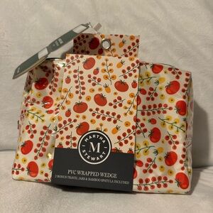 🎄🍅NEW Martha Stewart Tomato Print PVC Wrapped Wedge Travel Toiletries Bag NWT